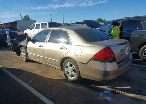 2006 Honda Accord 2.4 Ex z USA, uszkodzony, nr VIN 1HGCM56746A045918